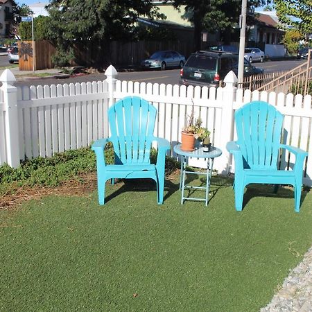 240 Usc Turquoise House Bed & Breakfast Los Angeles Bagian luar foto